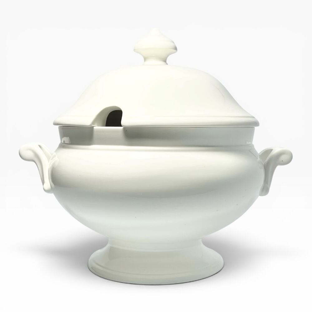 Villeroy & Boch “Pure White” Porcelain Soup Tureen & Lid 11 1/4” 3 Quarts
